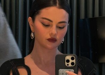 Selena Gomez’s Wine Lip Combo Is All You Need for Fall Glam