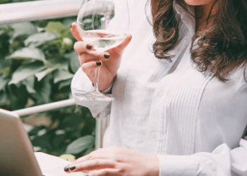 High End Brands That Carry Plus-Size Work Clothes