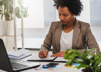 19 Best Recession-Proof Jobs For All Skill Levels