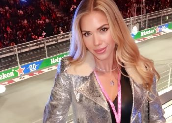 NFL Heiress Gracie Hunt Wows in Mini-Skirt Look