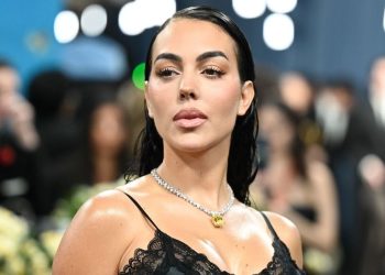 Georgina Rodriguez Pairs Alo Top With Dramatic Fur Collar