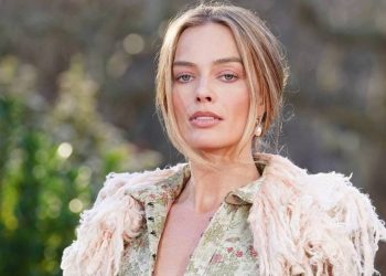 Margot Robbie’s Wiederhoeft Corset Comes With Super Bold Neckline