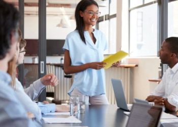 Should You Dress Like Younger Coworkers?