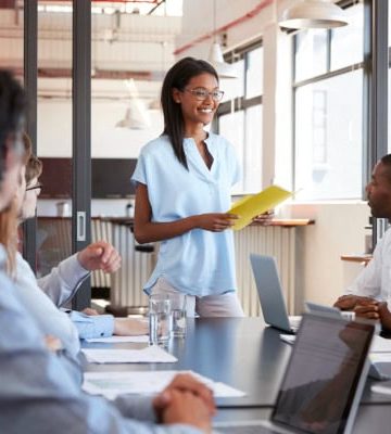 Should You Dress Like Younger Coworkers?