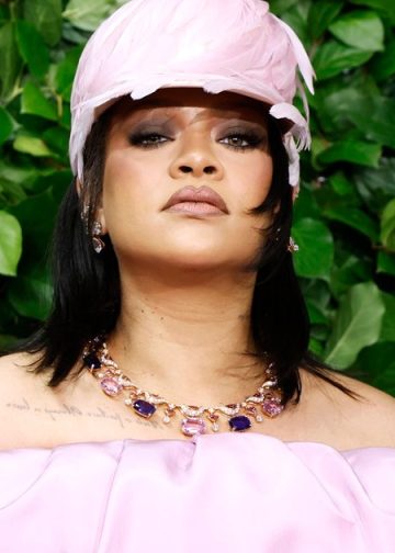 Rihanna’s Lacy Look Hits So Hard Fans Are Calling It ‘So Sick’