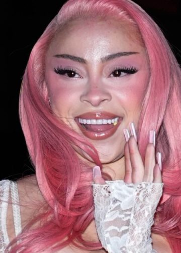 Ice Spice Drops a Head-Turning Look in Micro Shorts & Crop Top Amid Coachella