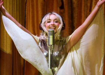 Sabrina Carpenter’s $895 Stuart Weitzman Boots Elevate Micro Minidress