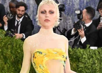 Emma Chamberlain’s Fully Sheer Mugler Gown Is a ‘Painted’ Masterpiece