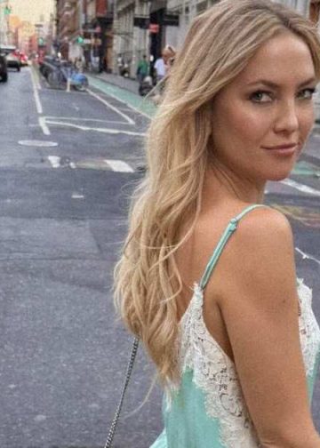 Kate Hudson’s Greece Vacation Is All About Skimpy Bikini Looks