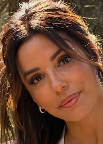 Eva Longoria Goes Pantless, Lounges in Bed in Nothing but a Tank Top